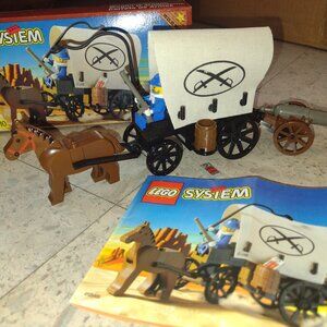 Like new Lego Weapons Wagon, Cavalry, Western Town, w original box, retired